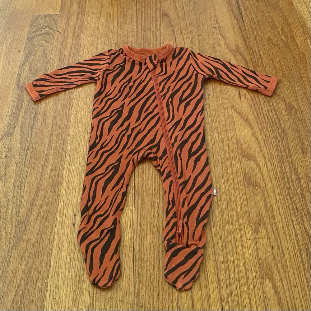 Kyte BABY Zippered Footie In Rust Tiger